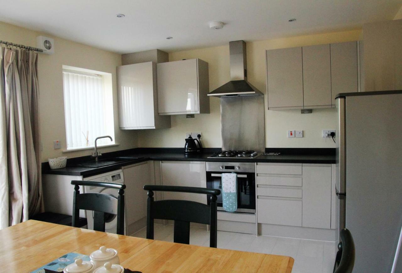 Bright Modern House Beside Snowdonia Llanfairfechan Exterior foto